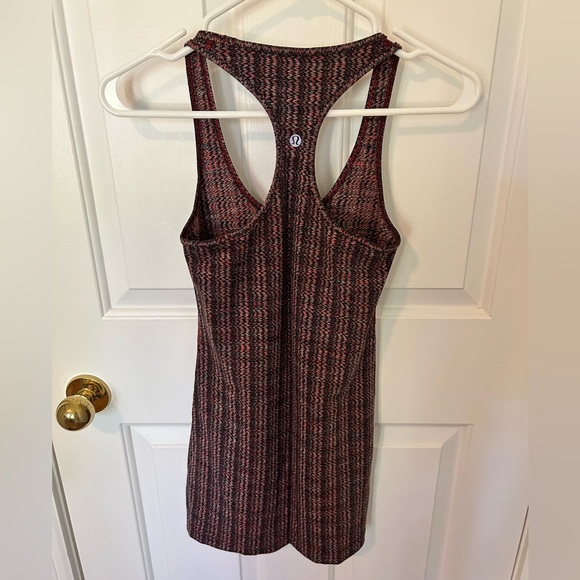 Lulu, tank top, like new, size 4. - Picture 2 of 2